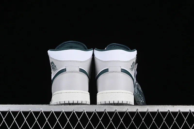 All Categories Air Jordan Jordan Series Basketball Shoes Air Jordan 1 Mid Air Jordan 1 Mid "Oxidized Green" AJ1 Joe 1 Oxidized Green Zhongbang Basketball Shoes FQ7720-103